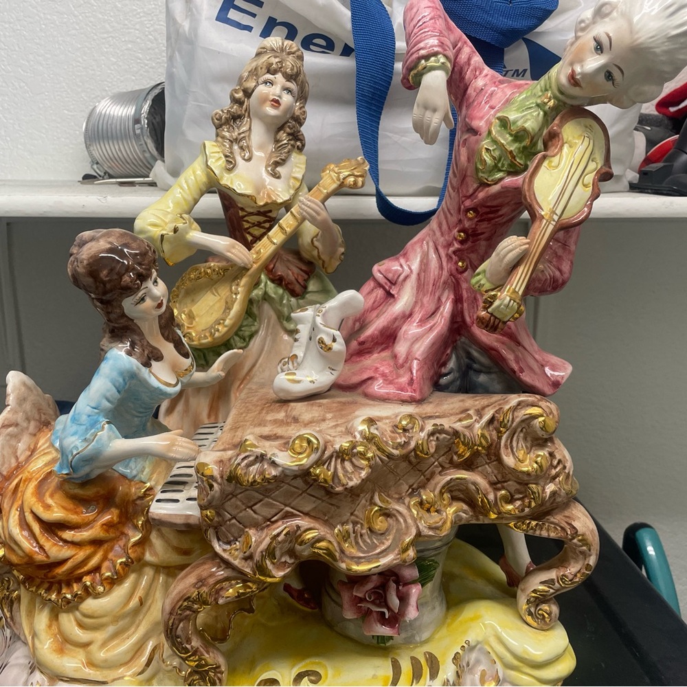 Original Authentic Azzolin Brothers Capodimonte no umbrella pictured